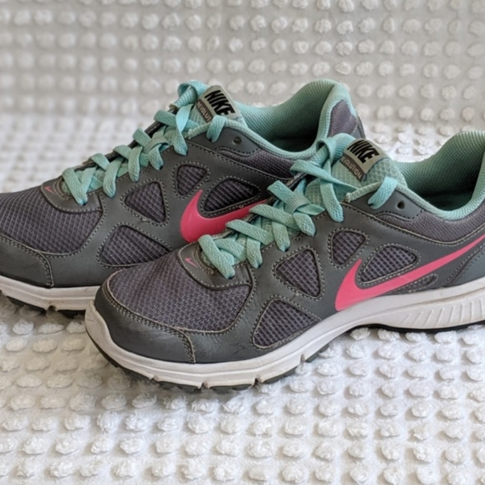 Nike Women's Revolution Running Shoes Sz 10